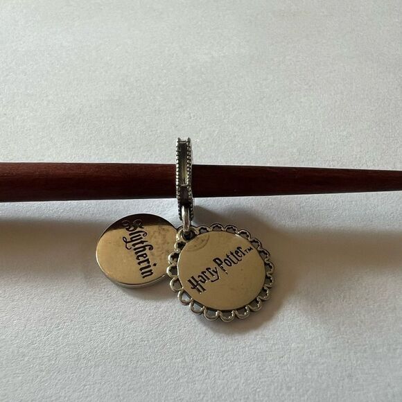 Pandora Harry Potter, Slytherin Dangle Charm - Picture 6 of 7